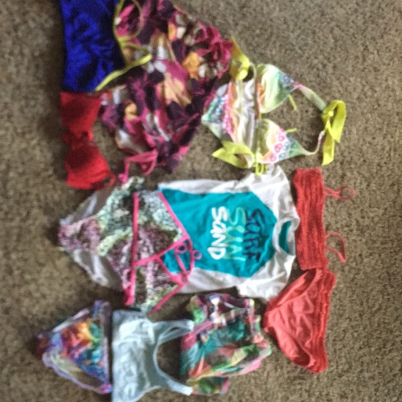 SOLD!!!! Mixed Bras - Picture 7 of 8